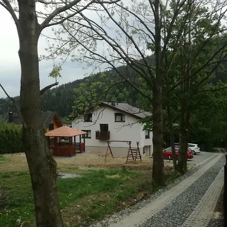 아파트 Skalite Ul Wozna 14 슈차이르크